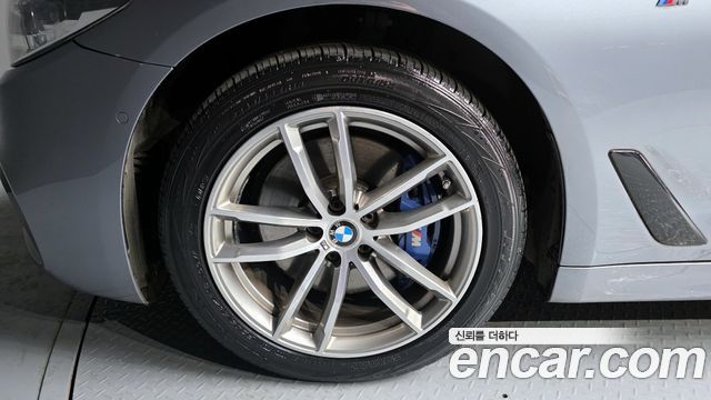 BMW 5-Series 530i xDrive M Sport Package Plus