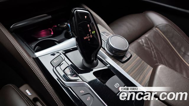 BMW 5-Series 530i xDrive M Sport Package Plus
