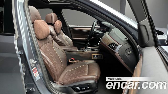 BMW 5-Series 530i xDrive M Sport Package Plus