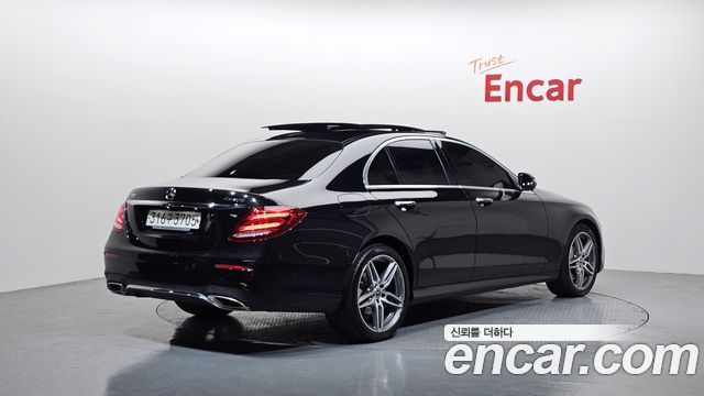 Mercedes-Benz E-Class E300 4MATIC AMG Line