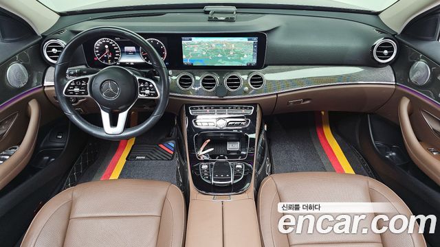 Mercedes-Benz E-Class E300 4MATIC AMG Line