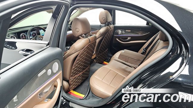 Mercedes-Benz E-Class E300 4MATIC AMG Line