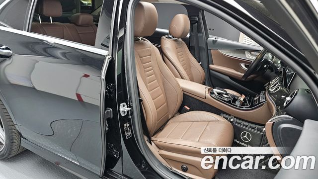 Mercedes-Benz E-Class E300 4MATIC AMG Line