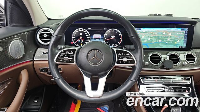 Mercedes-Benz E-Class E300 4MATIC AMG Line