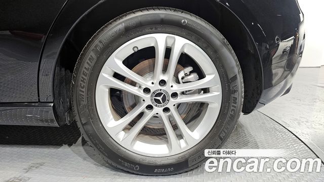 Mercedes-Benz A-Class A220 Hatchback