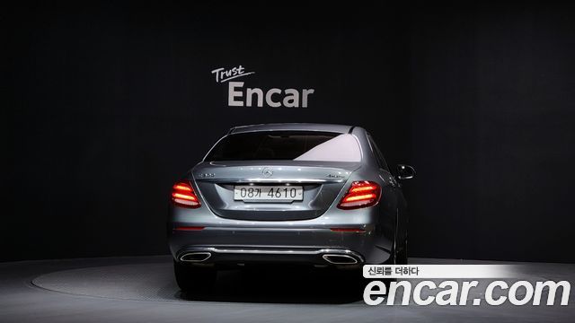Mercedes-Benz E-Class E300 4MATIC Avnatgarde