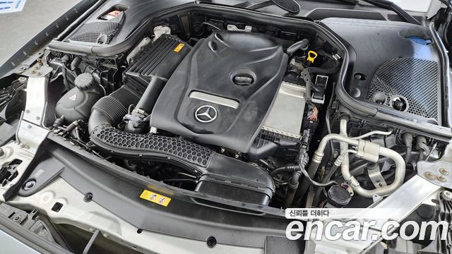 Mercedes-Benz E-Class E300 4MATIC Avnatgarde