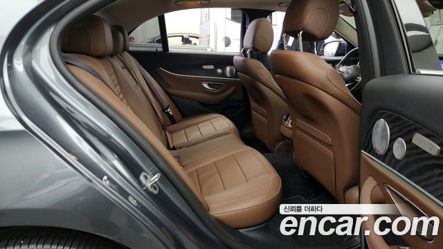 Mercedes-Benz E-Class E300 4MATIC Avnatgarde