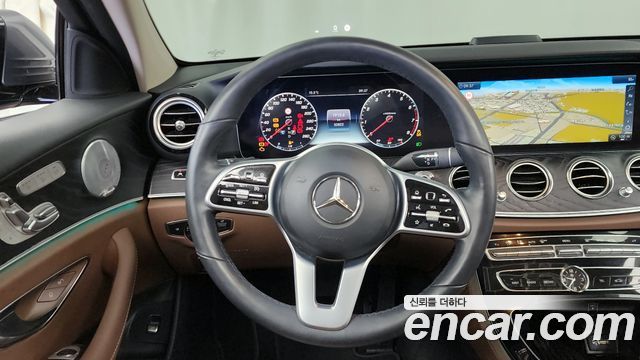 Mercedes-Benz E-Class E300 4MATIC Avnatgarde