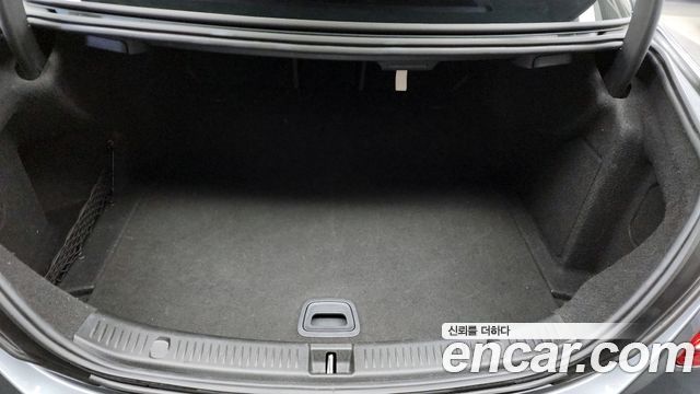 Mercedes-Benz E-Class E300 4MATIC Avnatgarde