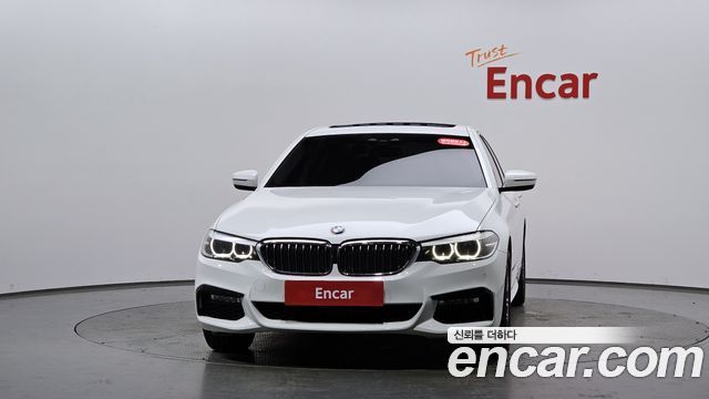 BMW 5-Series 520i Luxury