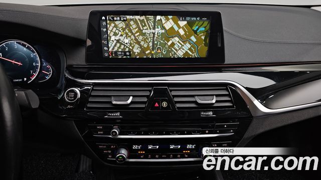 BMW 5-Series 520i Luxury