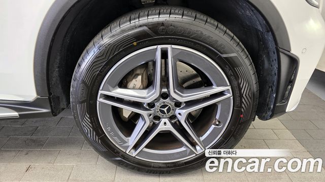 Mercedes-Benz GLC-Class GLC300e 4MATIC Coupe Premium package