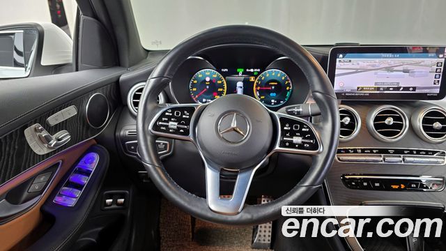 Mercedes-Benz GLC-Class GLC300e 4MATIC Coupe Premium package