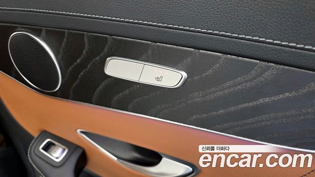 Mercedes-Benz GLC-Class GLC300e 4MATIC Coupe Premium package