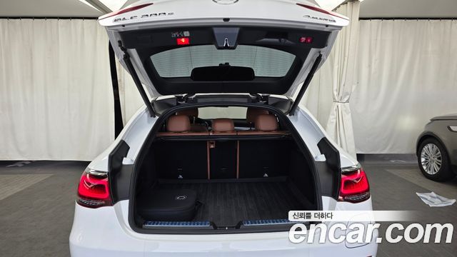 Mercedes-Benz GLC-Class GLC300e 4MATIC Coupe Premium package
