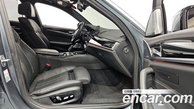 BMW 5-Series 520d xDrive M Sport Package Plus