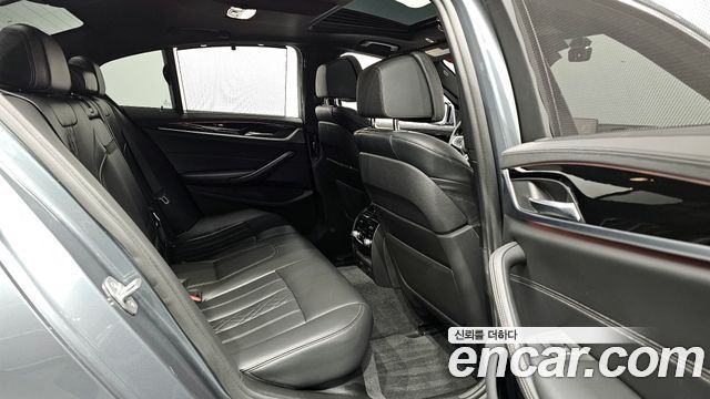 BMW 5-Series 520d xDrive M Sport Package Plus