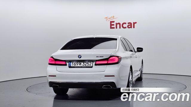 BMW 5-Series 530i Luxury