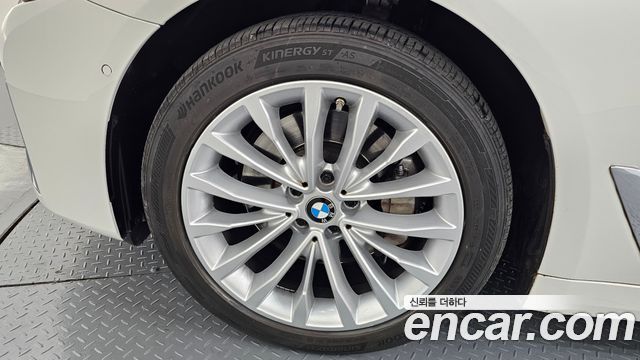 BMW 5-Series 530i Luxury