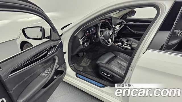 BMW 5-Series 530i Luxury