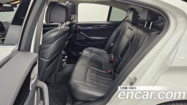 BMW 5-Series 530i Luxury
