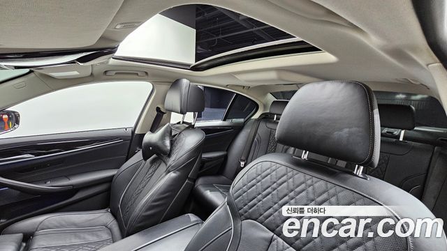 BMW 5-Series 530i Luxury