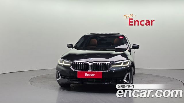 BMW 5-Series 520i Luxury