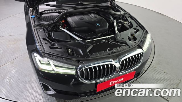 BMW 5-Series 520i Luxury