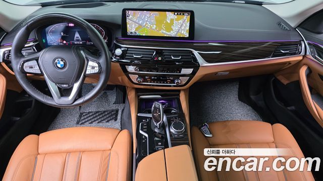 BMW 5-Series 520i Luxury