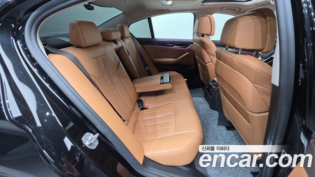 BMW 5-Series 520i Luxury