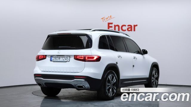 Mercedes-Benz GLB-Class GLB220
