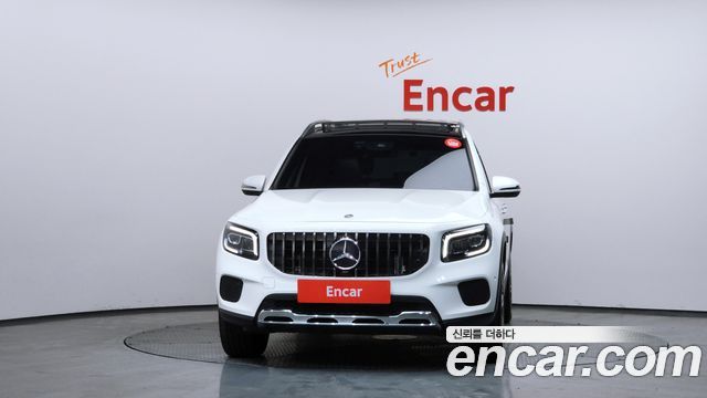 Mercedes-Benz GLB-Class GLB220