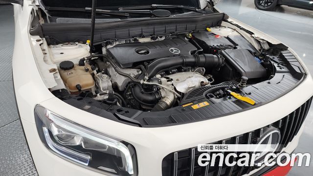 Mercedes-Benz GLB-Class GLB220