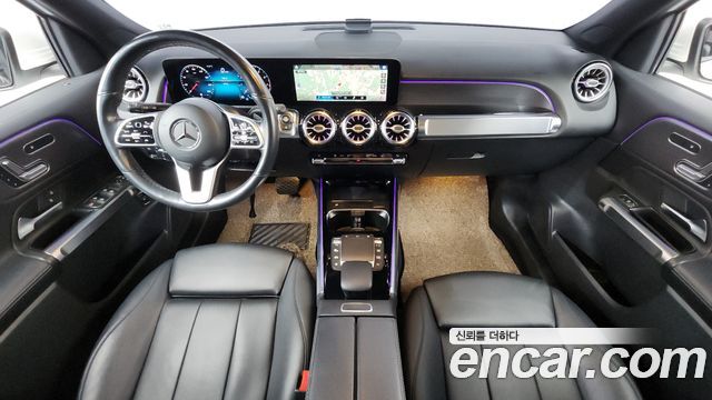 Mercedes-Benz GLB-Class GLB220