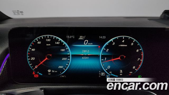 Mercedes-Benz GLB-Class GLB220
