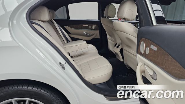Mercedes-Benz E-Class E220d 4MATIC Exclusive