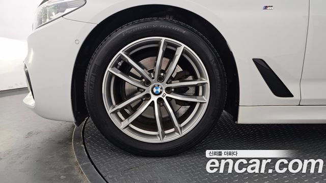 BMW 5-Series 520d M Sport Package Plus