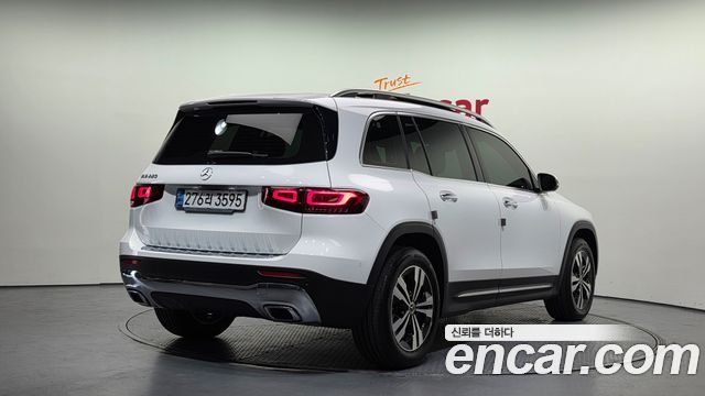 Mercedes-Benz GLB-Class GLB220