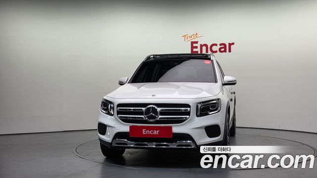 Mercedes-Benz GLB-Class GLB220
