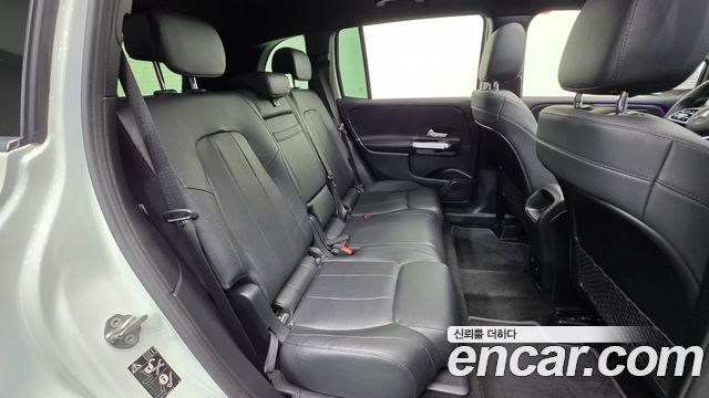 Mercedes-Benz GLB-Class GLB220