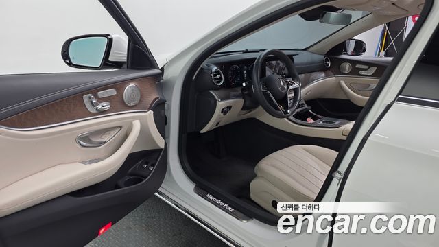 Mercedes-Benz E-Class E300e 4MATIC Exclusive