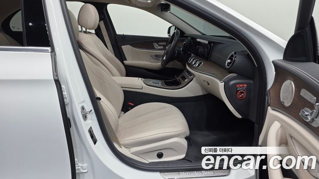 Mercedes-Benz E-Class E300e 4MATIC Exclusive