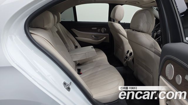 Mercedes-Benz E-Class E300e 4MATIC Exclusive