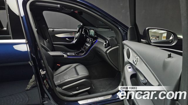 Mercedes-Benz GLC-Class GLC300e 4MATIC