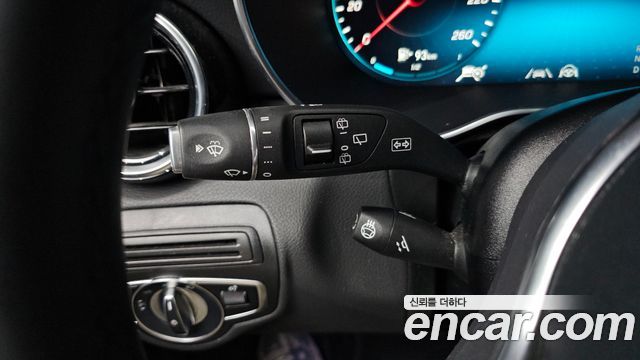 Mercedes-Benz GLC-Class GLC300e 4MATIC