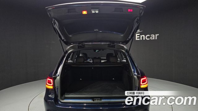 Mercedes-Benz GLC-Class GLC300e 4MATIC