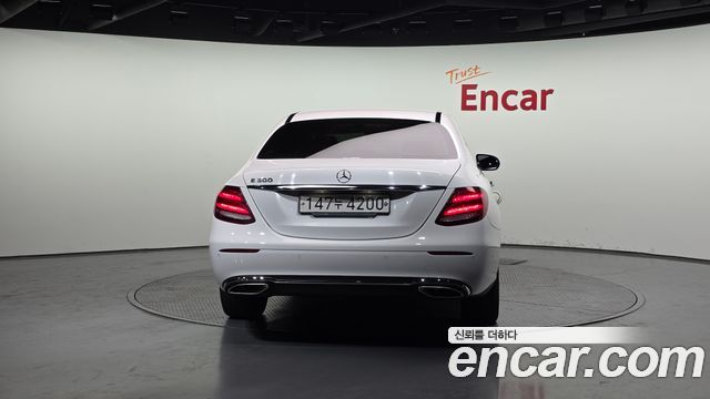 Mercedes-Benz E-Class E300 Avantgarde