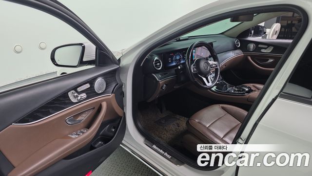 Mercedes-Benz E-Class E300 Avantgarde