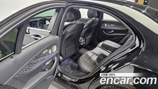 Mercedes-Benz E-Class E350 4MATIC AMG Line